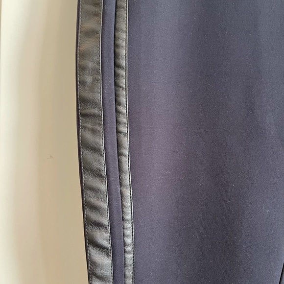 I ❤️Tyler Madison Leggings - Picture 3 of 11